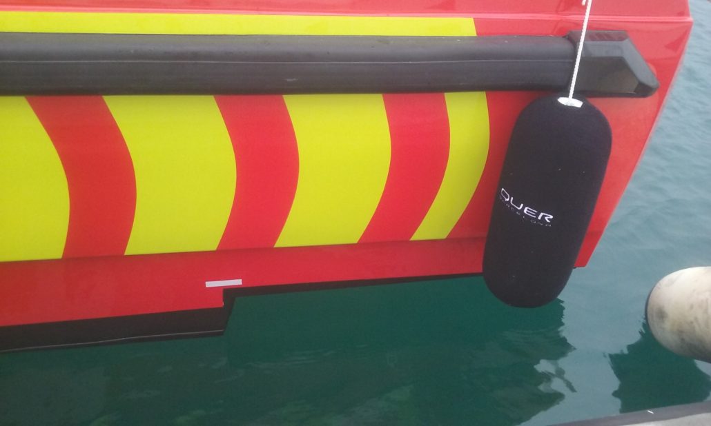 Boat with BUMPER 100