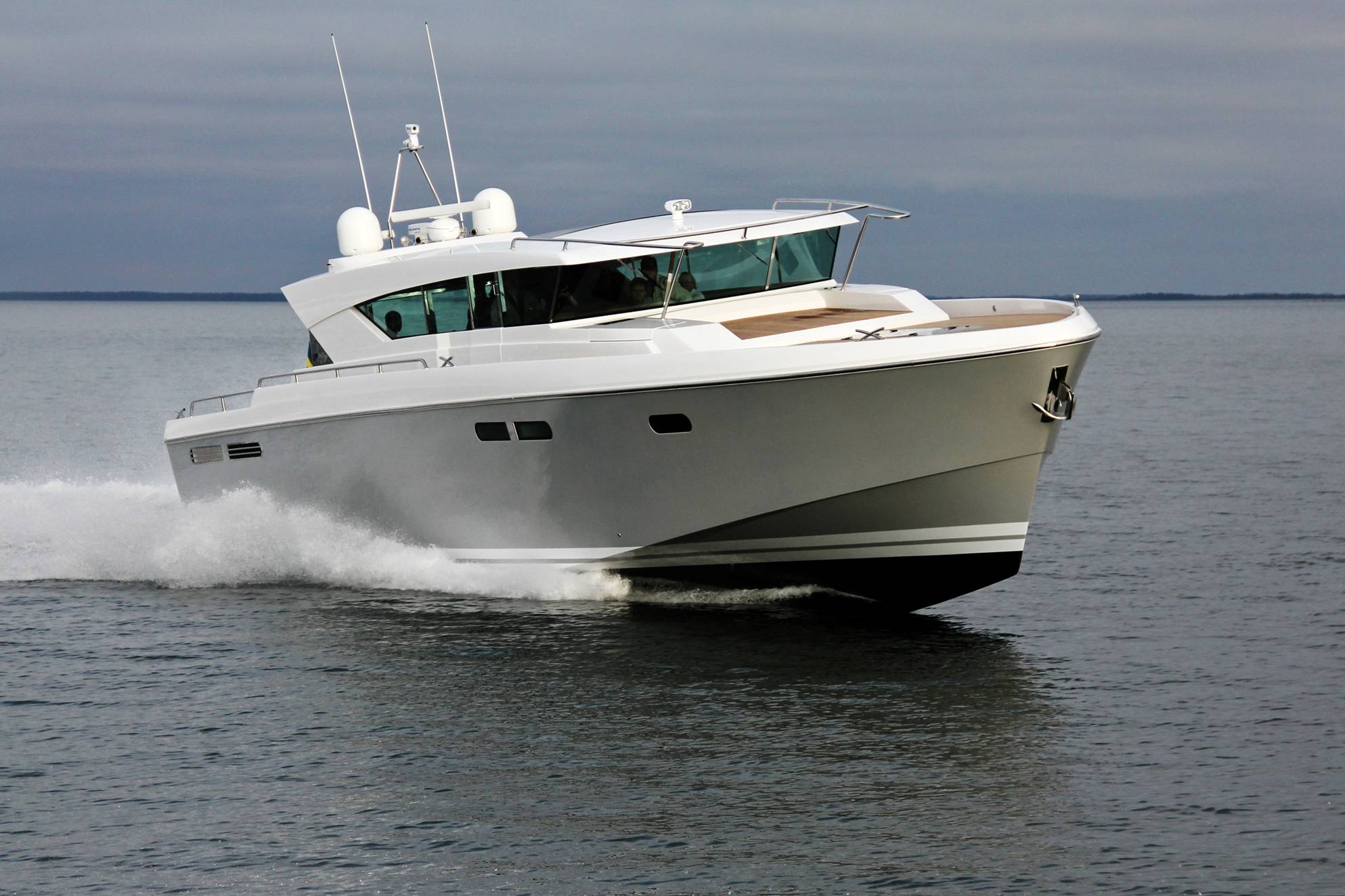 DeltaPowerboat – mod. Delta 54 IPS – monta profili Sphaera