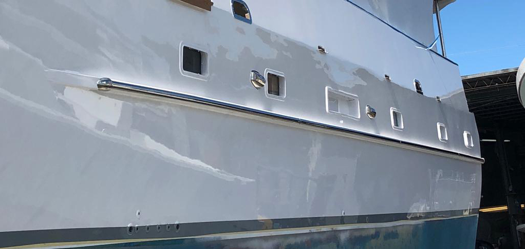 Boat with Boat Rub Rails BINO X 50